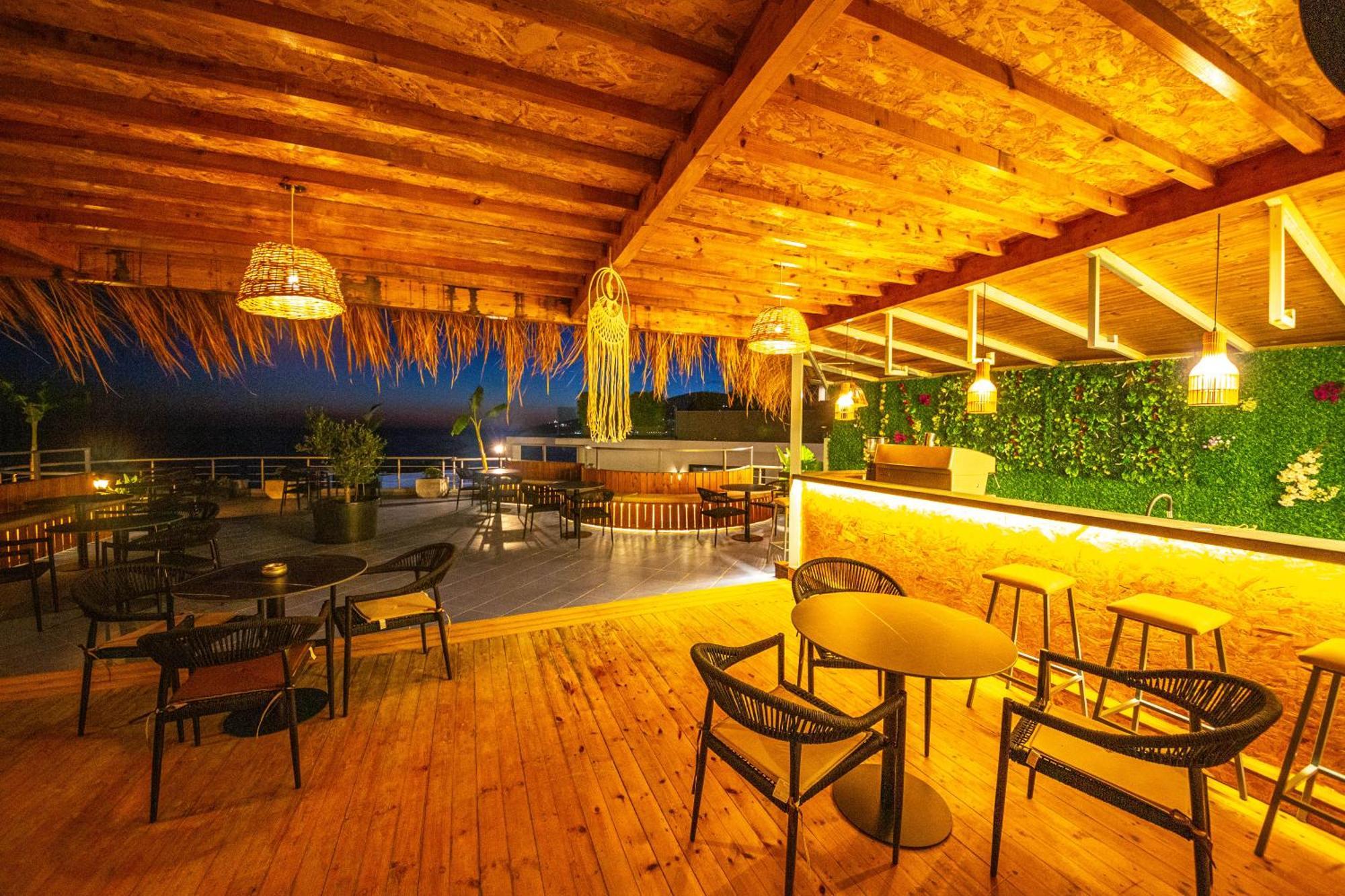 Hotel Sea Breeze ซารานเดอ ภายนอก รูปภาพ