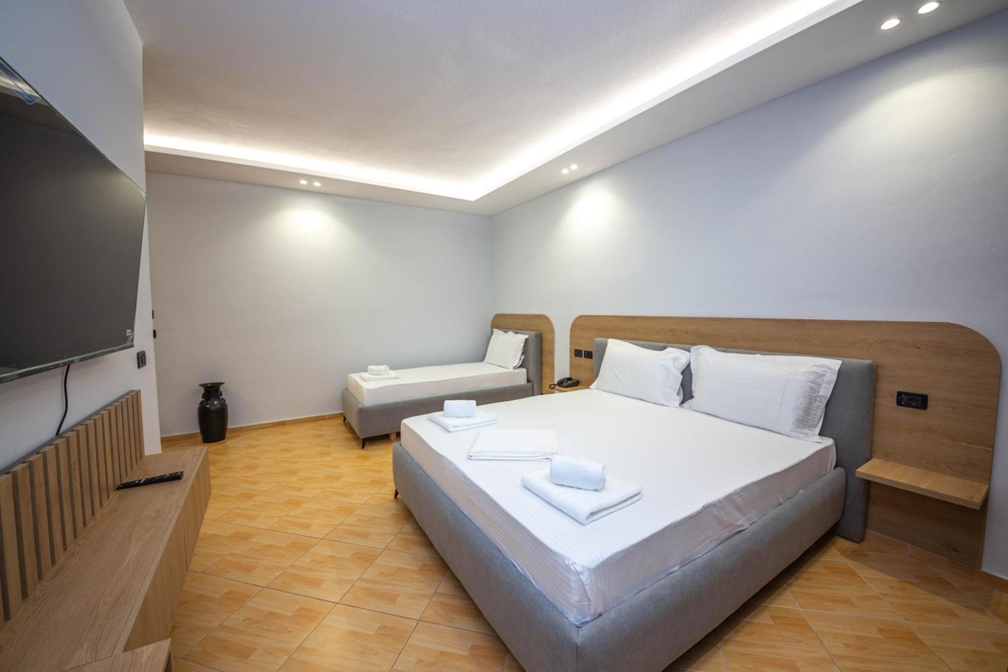 Hotel Sea Breeze ซารานเดอ ภายนอก รูปภาพ