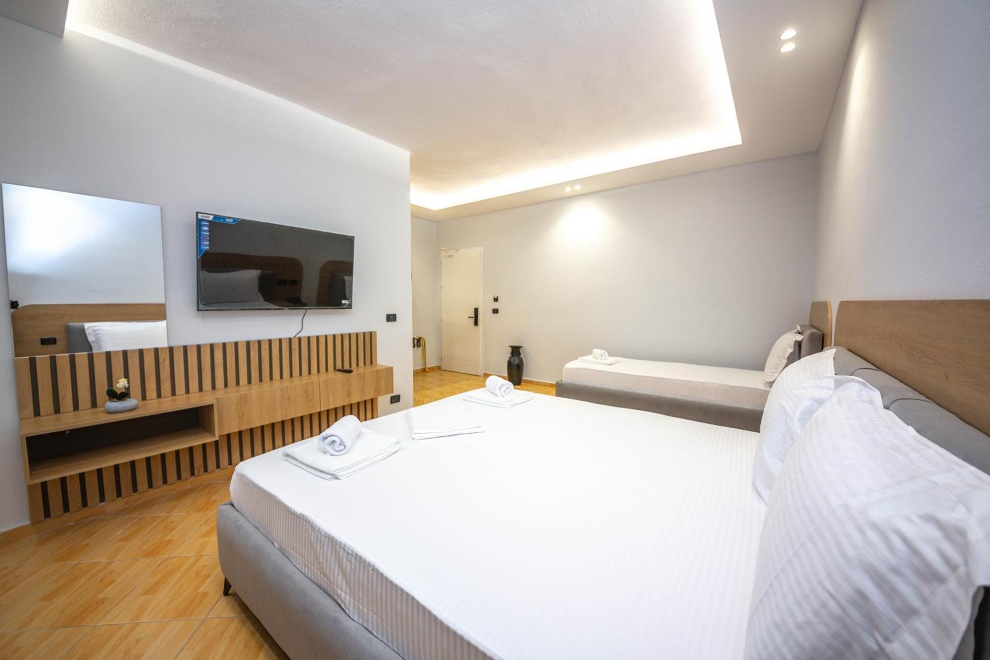 Hotel Sea Breeze ซารานเดอ ภายนอก รูปภาพ
