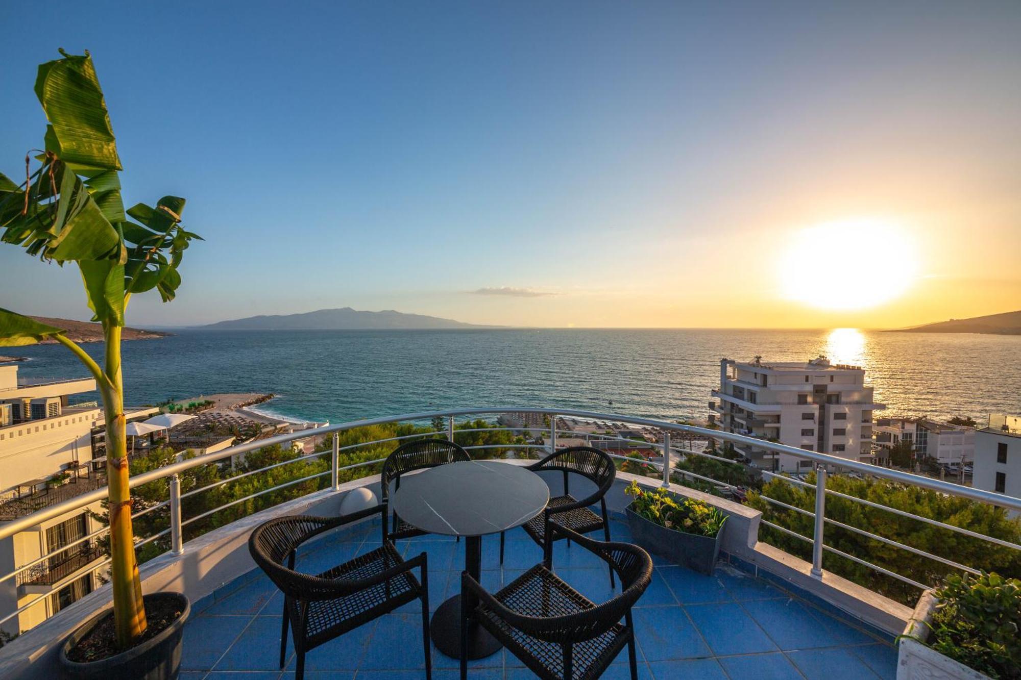 Hotel Sea Breeze ซารานเดอ ภายนอก รูปภาพ