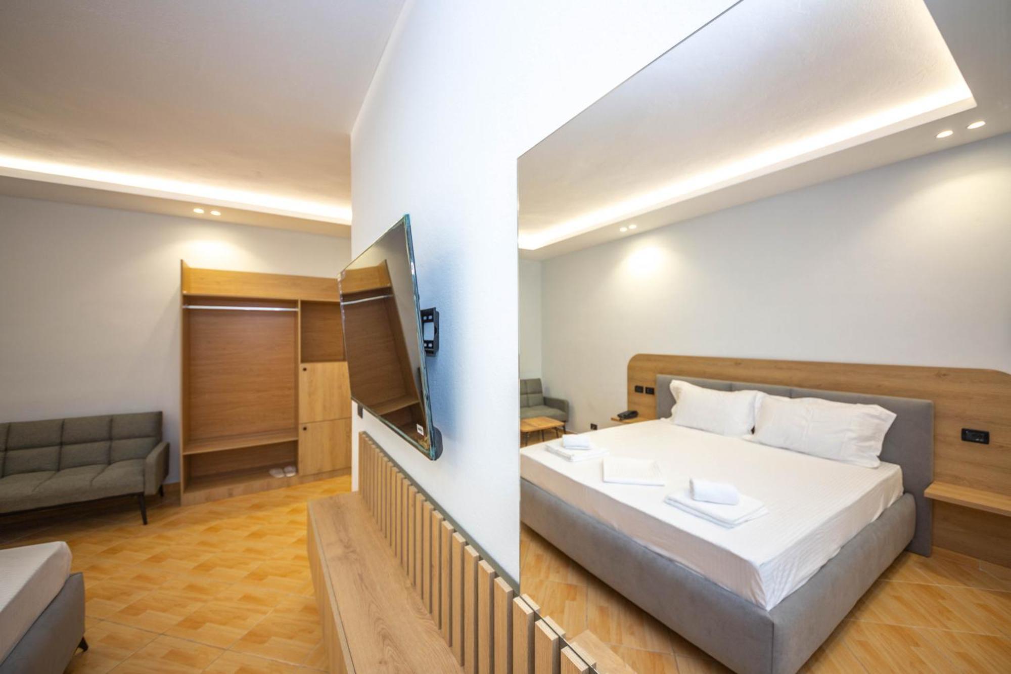 Hotel Sea Breeze ซารานเดอ ภายนอก รูปภาพ